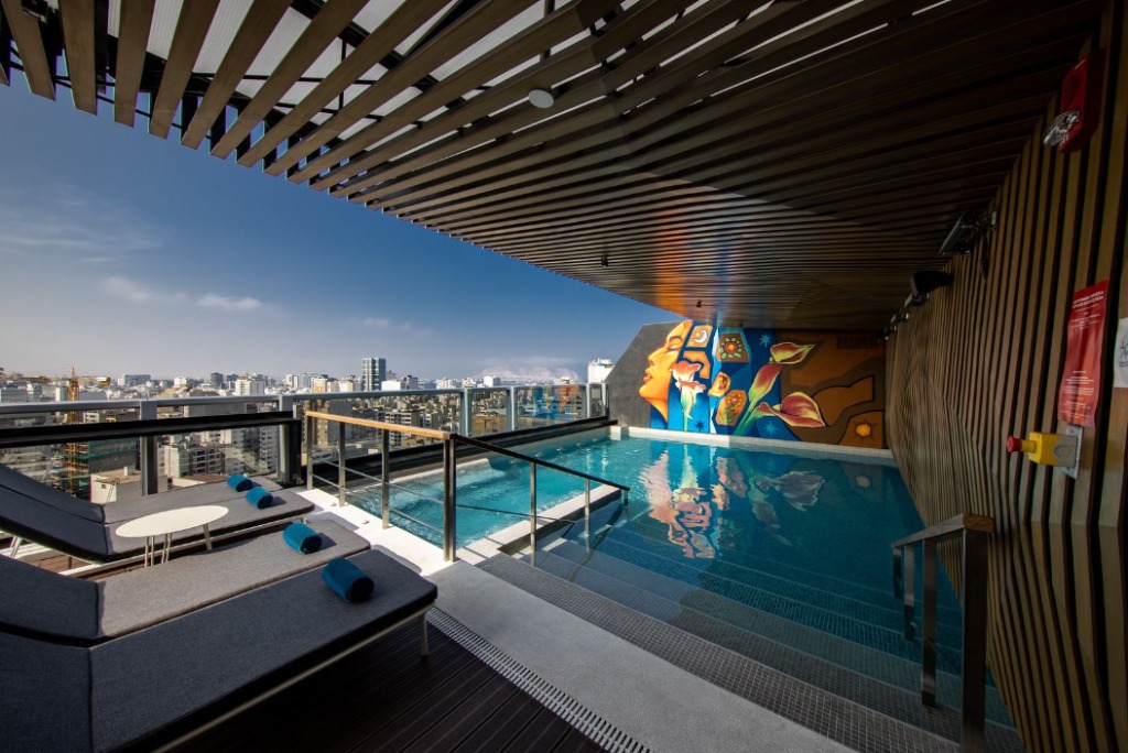 Hilton Garden Inn Piscina
